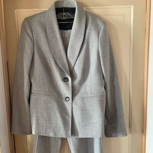 Kasper women’s suit jacket with pants